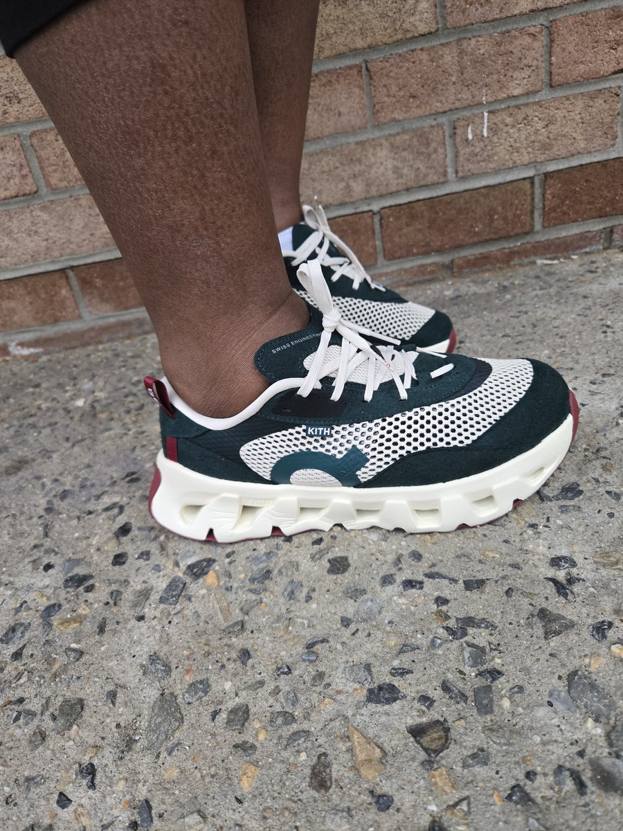 trudyspeaks's tweet image. 👟: Kith for OC K-Tech 2 'Spirulina/ Barley'
#kotd #kith #oncloud #oc #kithandkin #unds #unboxedapp 
@kith @RonnieFieg @on_running