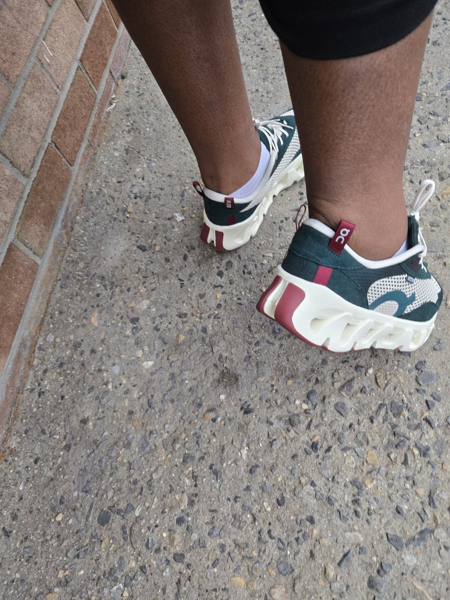 trudyspeaks's tweet image. 👟: Kith for OC K-Tech 2 'Spirulina/ Barley'
#kotd #kith #oncloud #oc #kithandkin #unds #unboxedapp 
@kith @RonnieFieg @on_running