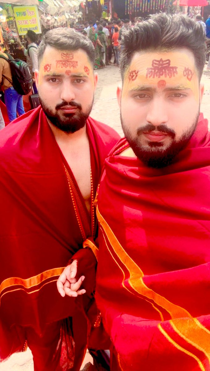 MLA_AnantSingh's tweet photo. आप दोनों का जीवन खुशियों, प्रेम और उपलब्धियों से सदैव भरा रहे।❤️🙌

ढेर सारा आशीर्वाद और प्यार। ❤️🎈🙌

#AnantSingh #AnkitSingh #AbhishekSingh #NeelamDevi  #MokamaVidhansabha https://t.co/hJsxdmMnGg