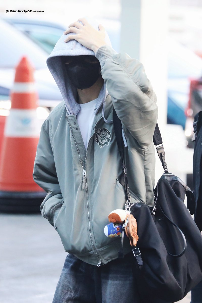 parkjdisung's tweet photo. Off we go! https://t.co/1FuJ9XiyRI