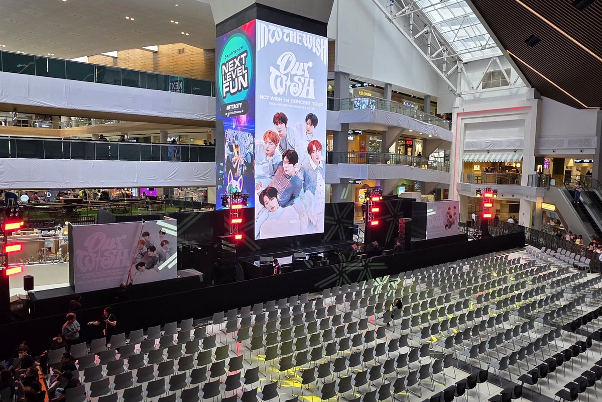 lizzie 💙🪽 tweet media