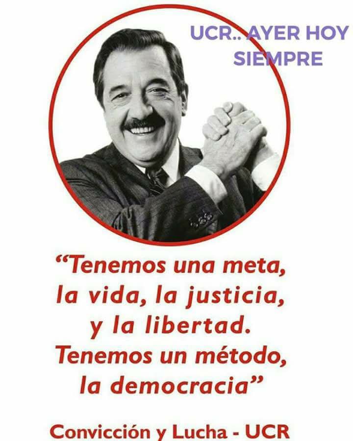 NacionalMatanza's tweet photo. #provinciadebuenosaires #lamatanza #marzo2026 #radical #ramosmejia #conviccion Y #lucha #12deMarzo #DiadelMilitanteRadical
La verdad que no pensaba escribir, porque me repugna ver como los bloques legislativos como "dirigentes" lo recuerdan a Raul Alfonsin, pero hacen todo lo contrario a lo que nuestro partido profesa y el lo llevaba a la practica.
La ética en el pensamiento de Raúl Alfonsín, que procuró siempre la Unidad Nacional, en busca de denominadores comunes, respetando al que piensa distinto, el respeto a las minorías.
Se Basó en la unión indisoluble de la democracia, justicia y derechos humanos.
Son para el #Radicalismo y para él una herramienta ética para la dignidad humana y expresaba no solo para la gestión de gobierno sino su visión, estuvo fuertemente ligada a la ética de la solidaridad y la ética de la democracia,
Como lo penso Alem- Yrigoyen- Illia-Sabattini y tantos otras mujeres y hombres del partido.
Ese rechazó a la concepcion Hegeliana que "el fin justifica los medios".
Promoviendo valores de equidad, participación popular y derechos sociales, de los filosofos como #kant o #krausse que nutrieron como otros filósofos y pensadores nuestra doctrina.
USTEDES DEJEN DE RECORDARLO EN LAS FOTOS Y PALABRAS GRANDILOCUENTES
Y EMPIECEN A RESPETARLO CON HECHOS Y VALORAR NUESTRA HISTORIA.