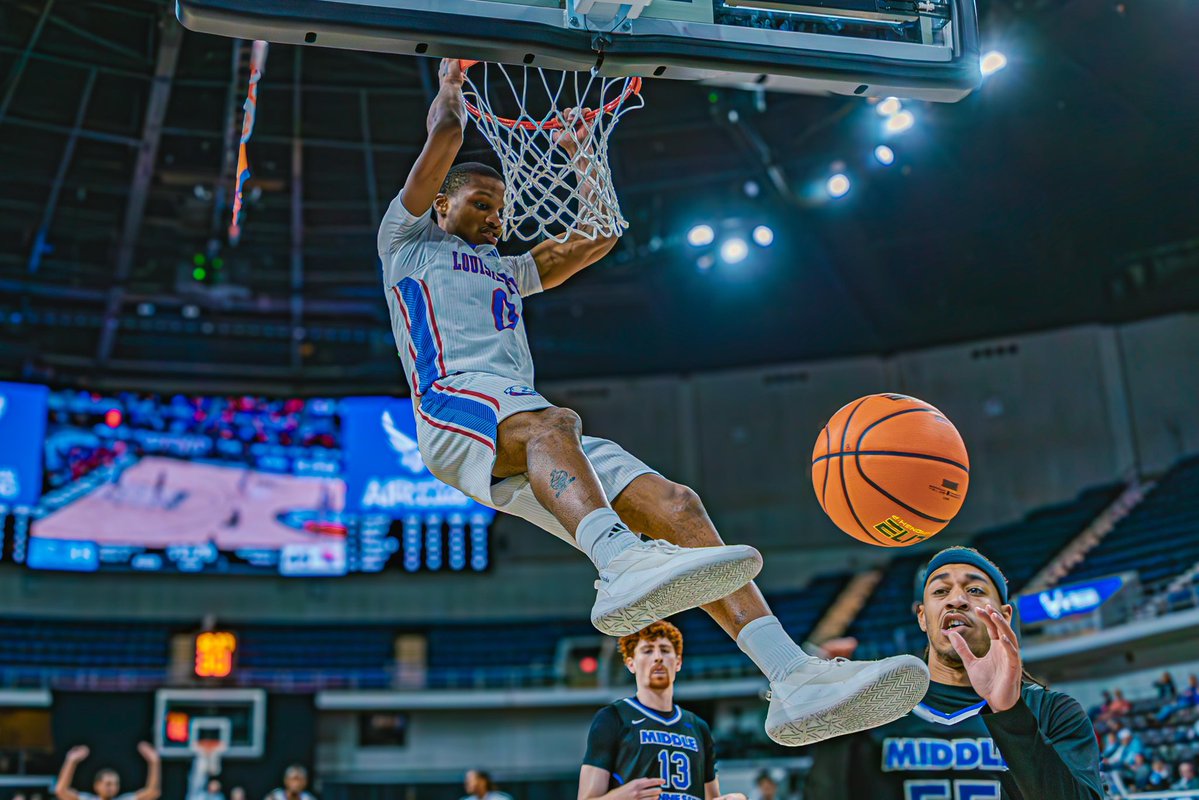 Bulldog Basketball 🐶🏀 tweet media