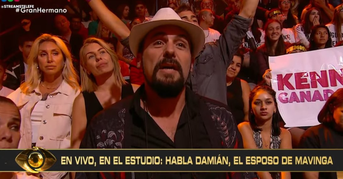 Real Time tweet media