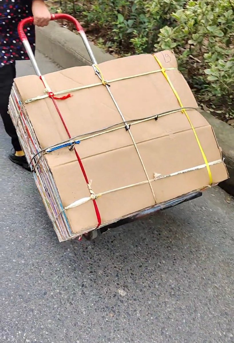 Lubomira tweet media