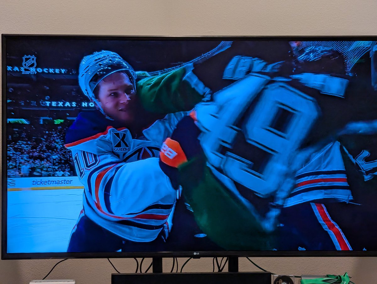 eduardokenya's tweet image. Ritzy, you don't deserve the roughing call

#TexasHockey