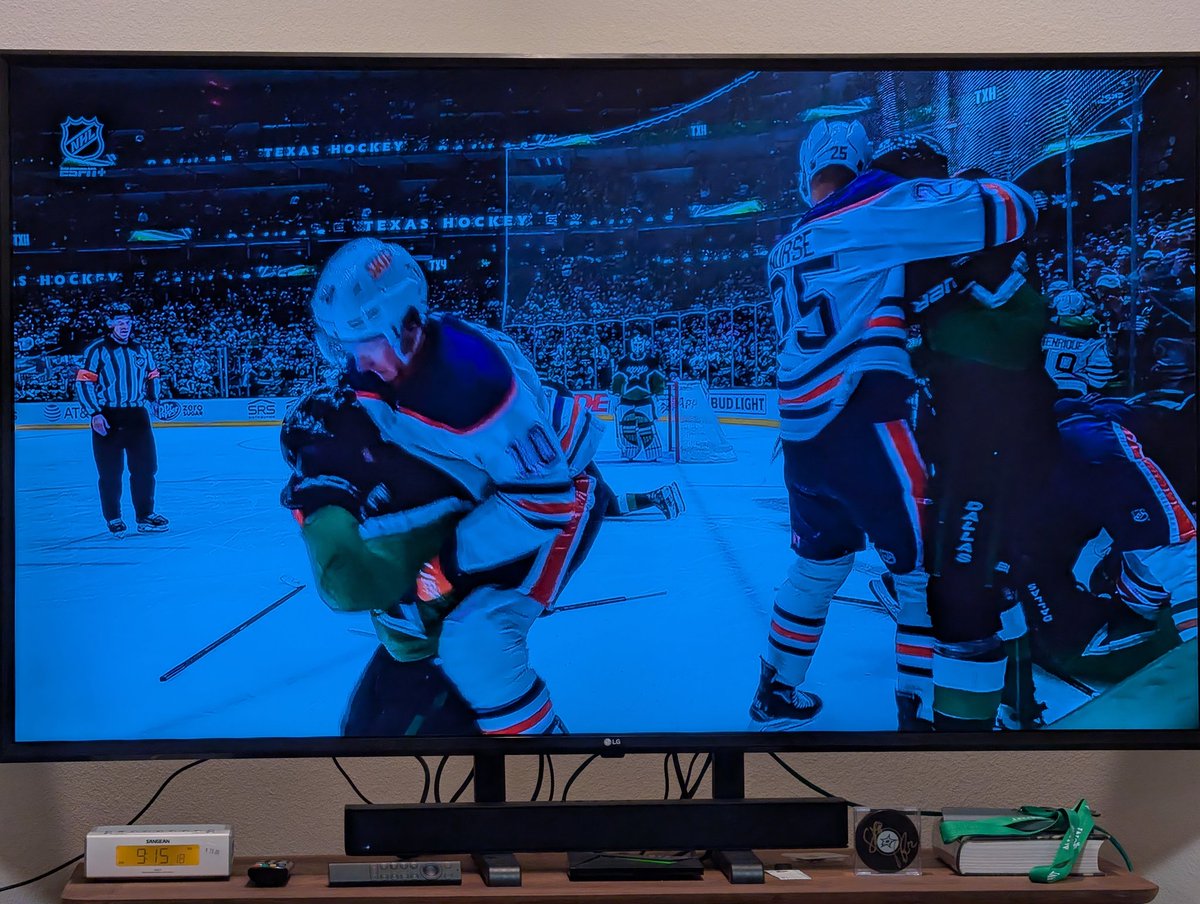 eduardokenya's tweet image. Ritzy, you don't deserve the roughing call

#TexasHockey