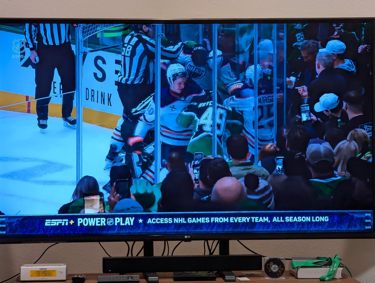 eduardokenya's tweet image. Ritzy, you don't deserve the roughing call

#TexasHockey