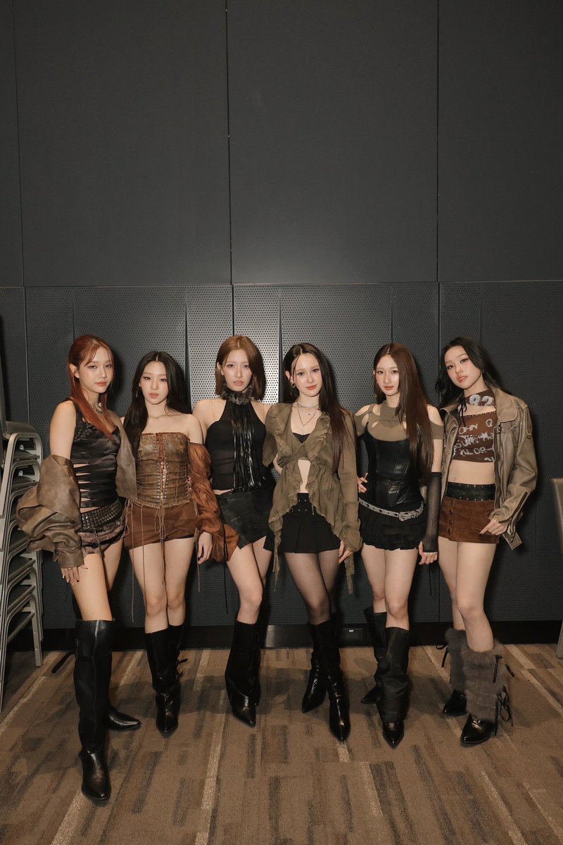 ยินดีกับผู้ได้รับรางวัลทุกคนด้วยนะคะ🧡

FELIZZ at งานประกาศผลรางวัล “ไนน์เอ็นเตอร์เทน อวอร์ด 2026”🐱 #9entawards2026xFELIZZ

📍Nex Hall, 5th Floor, Siam Paragon 

#FELIZZ
#RISERMUSIC