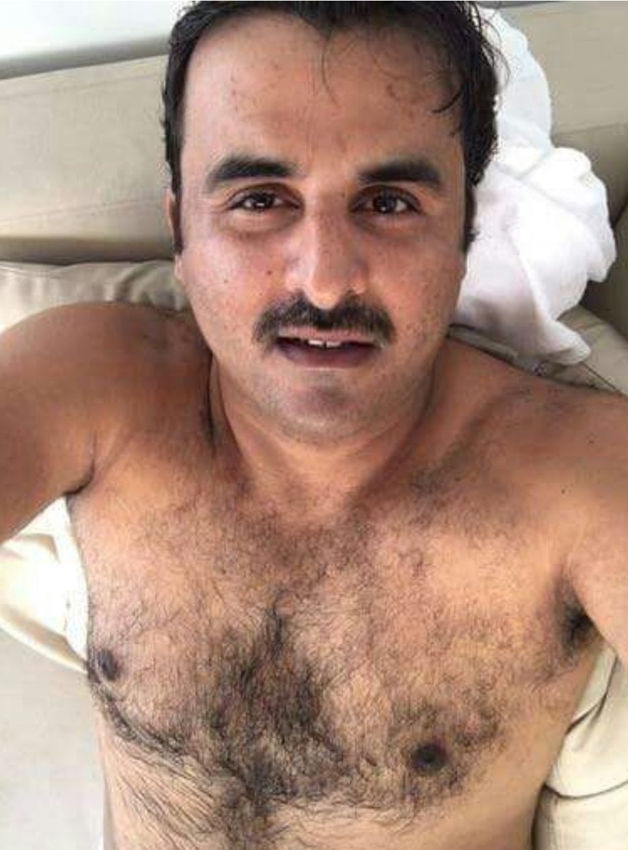 farag_nassar_'s tweet photo. بجد الخلايجة اللي بيقولوا قيش مااسر بيضحكوني لأني مش ببقى عارف اقارن قيش مااسر بقيوشهم لأنهم معندهمش قيوش غير امريكية والصراحة القيش الأمريكي اقوى قيش في العالم بصحيح بس المتغطي بيه عريان https://t.co/sFd8ERYkUm