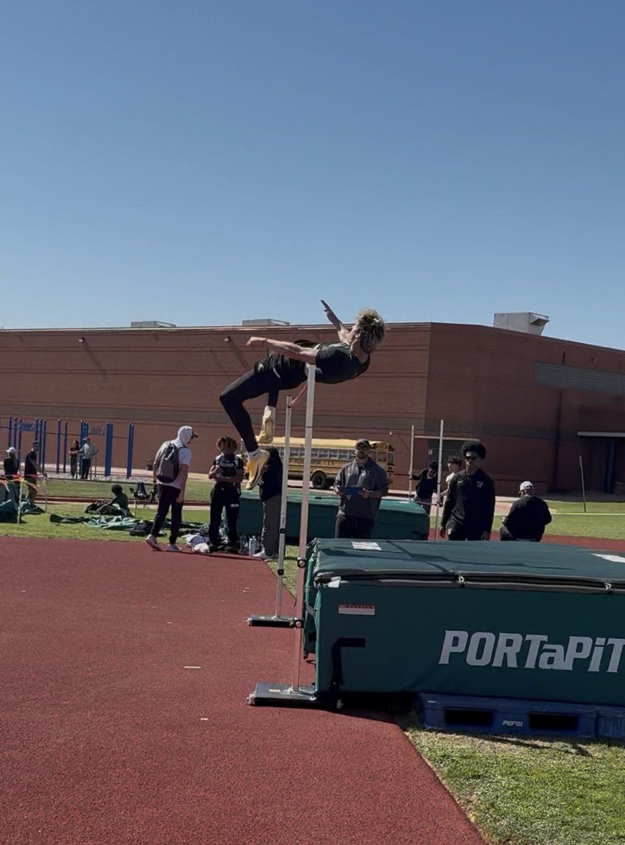 Dragon Track tweet media