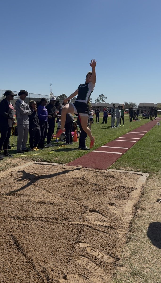 Dragon Track tweet media