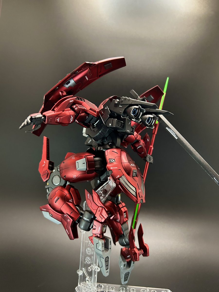 #突然カッコイイ赤を無言で貼る