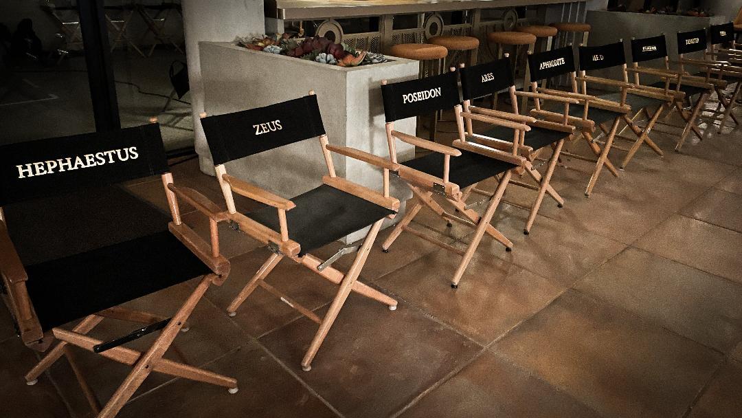heroipercy's tweet photo. A CADEIRA COM TODOS OS OLIMPIANOS 

A CENA DO MONTE OLIMPO VAI ACONTECER SIM

SEGUNDA DANÇA PERCABETH TÁ VINDO AIIIIIIIIIII 

😭😭😭😭😭😭😭 https://t.co/RW2fFdusmU
