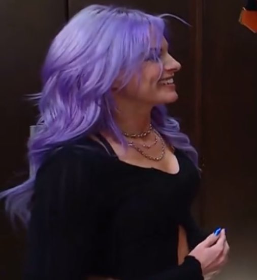 Cut my life into pieces. |Not@CandiceLeRae tweet media