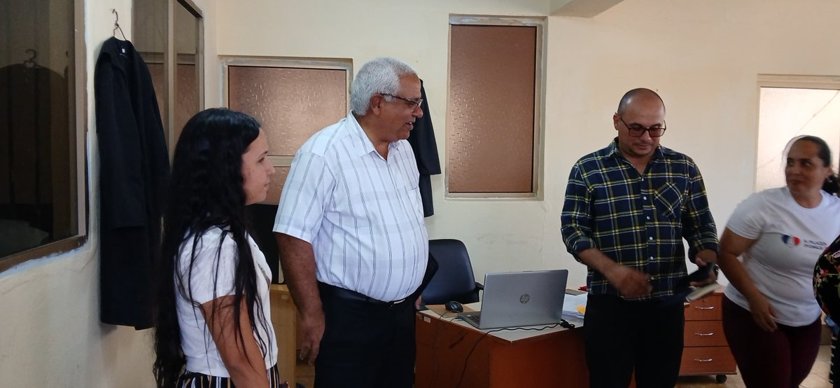 Con <a href="/Roilancu1/">Roilán Rodríguez Barbán</a>, <a href="/Yojaniers/">Yojanier🇨🇺💯⚖</a>, la Presidenta de la Asamblea Municipal y el Intendente, intercambiamos con la Presidenta, jueces y trabajadores del Tribunal Municipal Popular de Plaza de la Revolución. Los jóvenes encabezan un colectivo con positivo trabajo. <a href="/DiazCanelB/">Miguel Díaz-Canel Bermúdez</a> @TSu