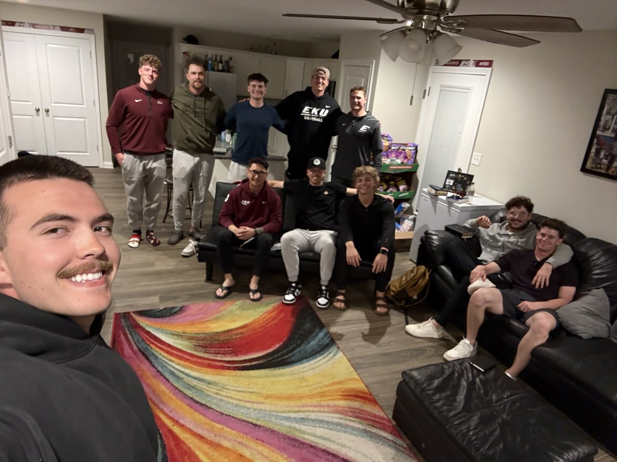 ekufca's tweet photo. The @EKUBaseball team #BibleStudy met tonight and went through Matthew 6 ⚾️⚾️⚾️ #GoBigE #ekufca #fcahuddle #fcaproven ⚾️⚾️⚾️ https://t.co/M9fFl0iVRo