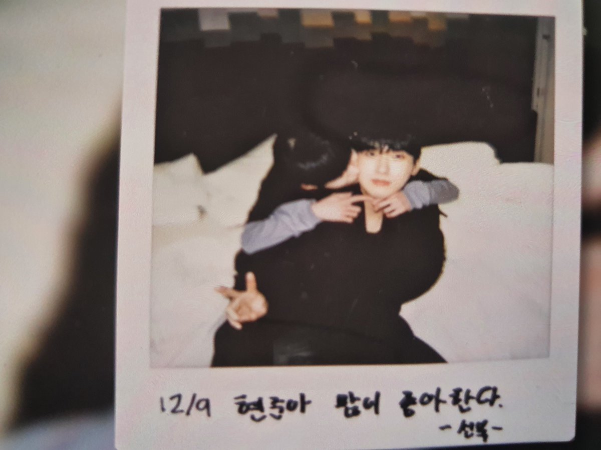 뚜 tweet media