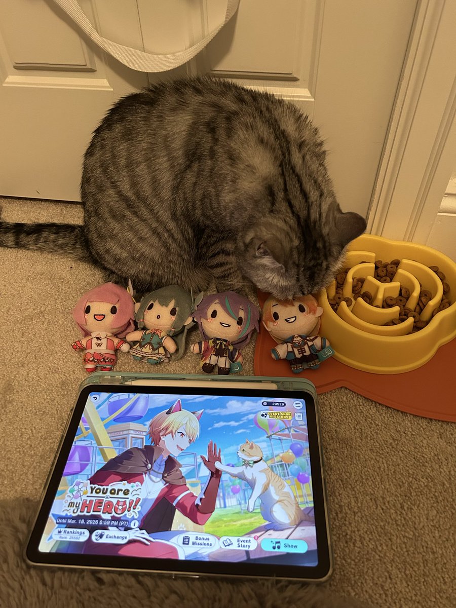 this is a horrible picture but hey i think shes also a tsukasa fan