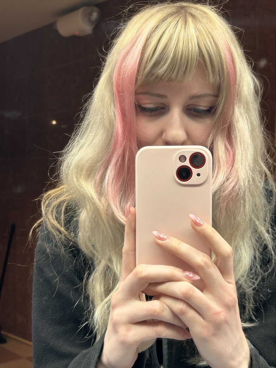 lesbian princess 🎀 tweet media