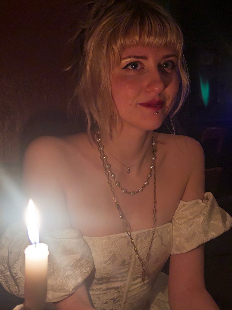 lesbian princess 🎀 tweet media