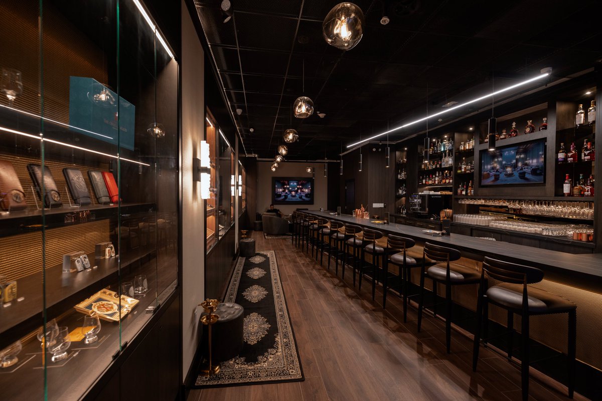 Cigar Club Miami tweet media