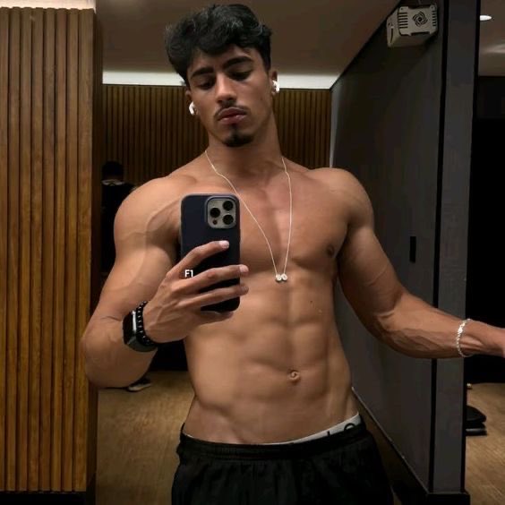 Batman Healthist 🥩☀️ tweet media