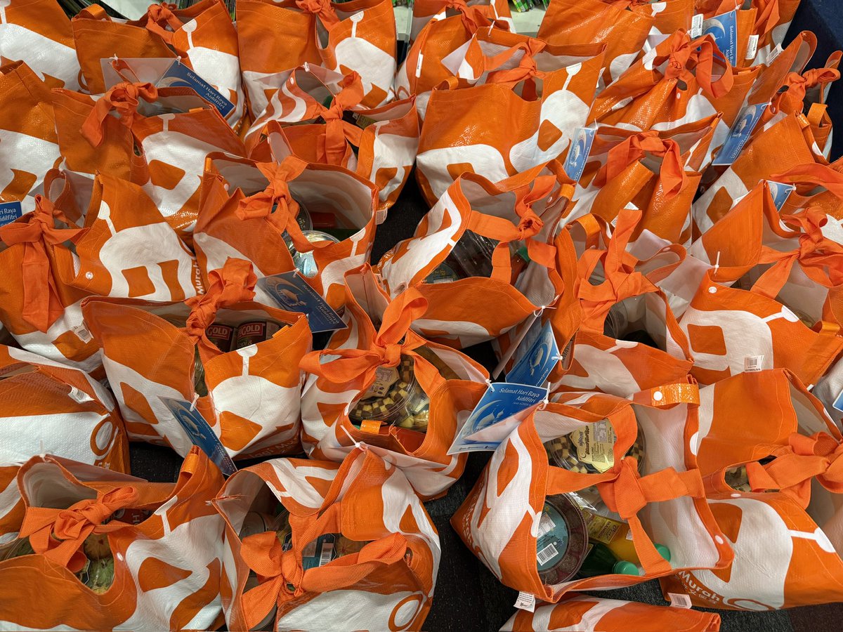 bungolale's tweet photo. Infak bakul makanan raya.

Ada 36 keluarga murid Islam yang memerlukan. Selalunya untuk bakul makanan ini kami akan belikan kuih-kuih raya dan barang makanan untuk persiapan raya mereka. Sebarang sumbangan adalah sangat saya alu-alukan. Boleh dm ya. Mohon RT dan terima kasih. 🙏🏼 https://t.co/jtm5gS7Q4X