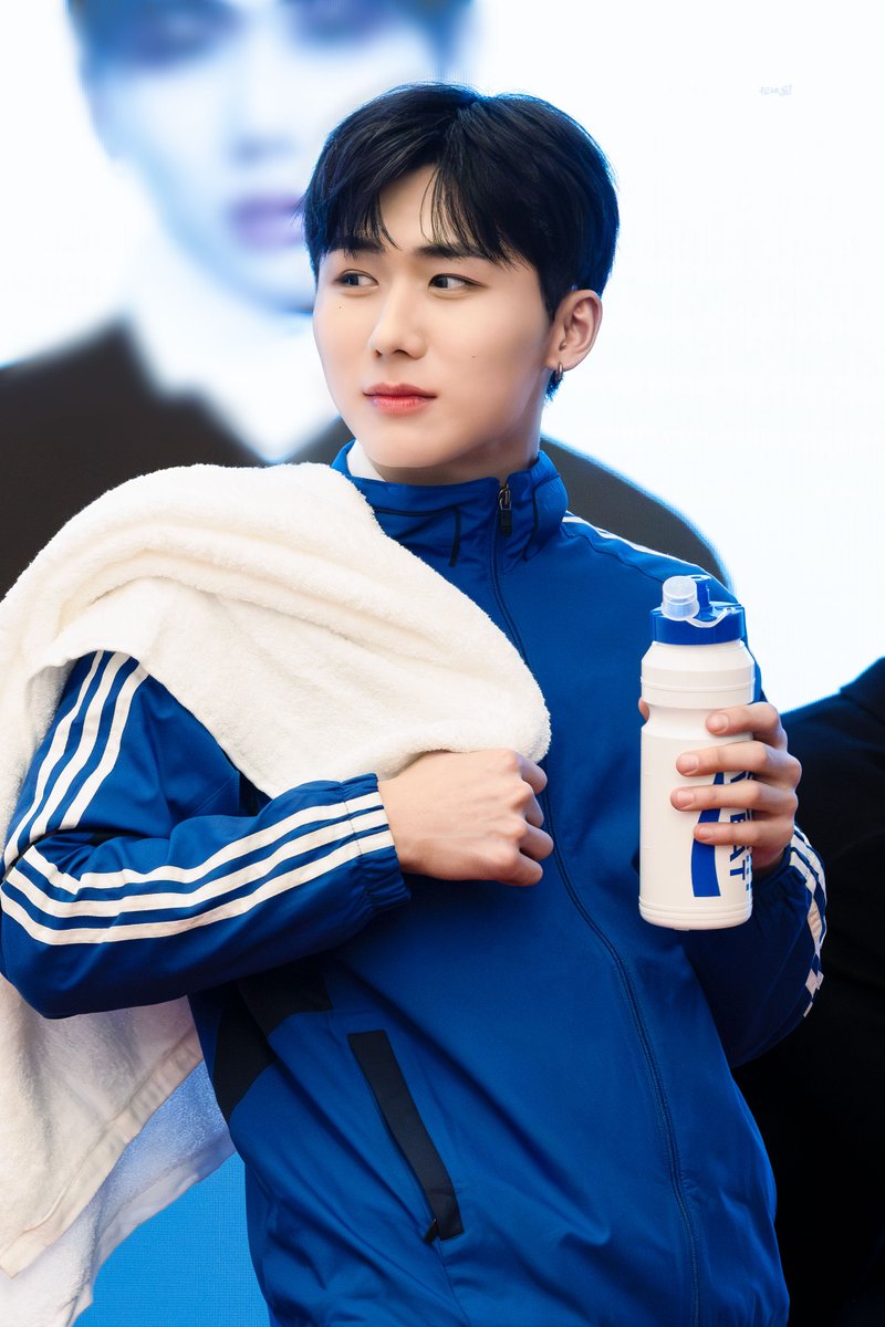 wego_dkz's tweet photo. 260307 DKZ 중국 상하이 대면팬싸 #주원 

💙

#DKZ #디케이지 #JUONE https://t.co/6pL0Kt24VV