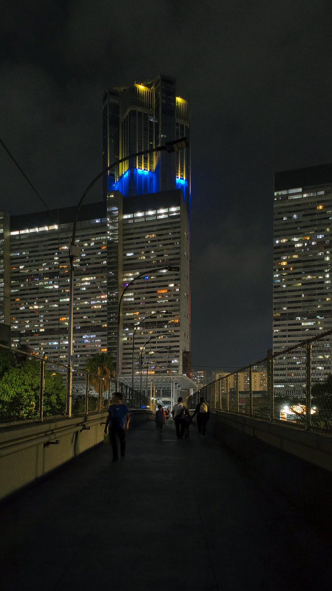 arquimontero's tweet photo. C A R A C A S

📍 Complejo urbanístico Parque Central https://t.co/syKUsTYlxJ
