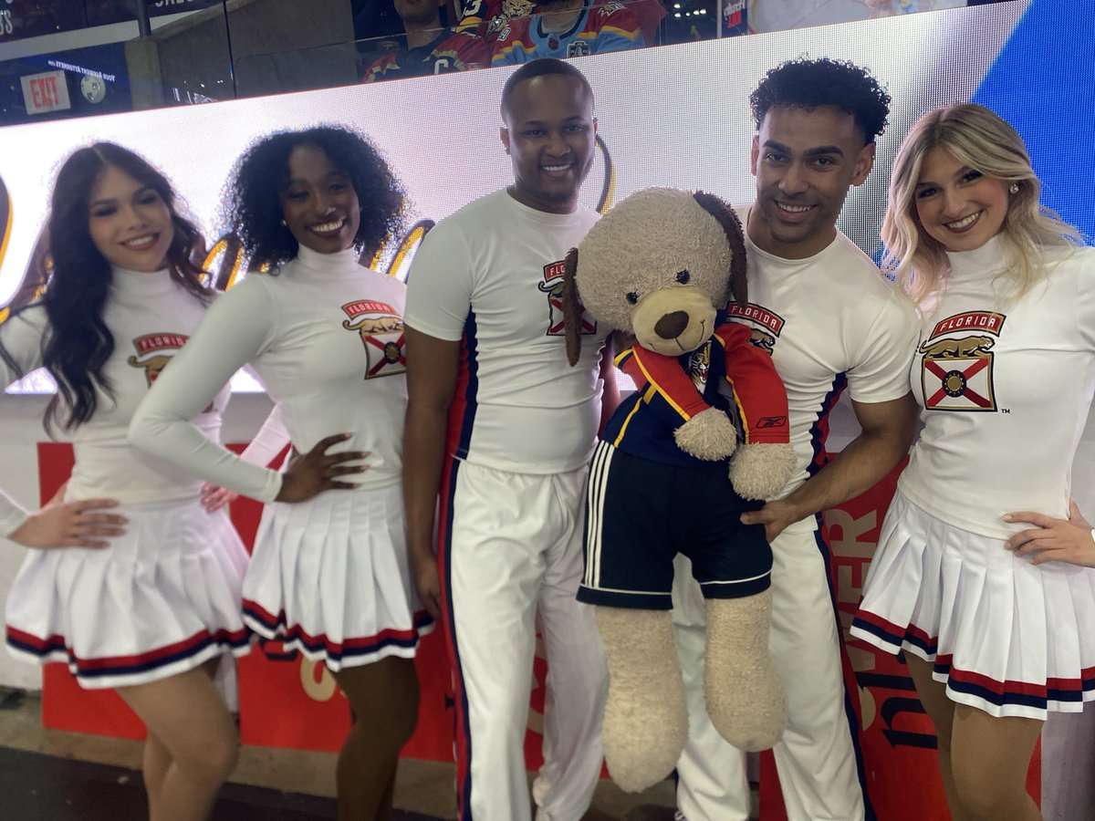 CheleAdventures's tweet photo. @FlaPanthers I had a fun time with the dance team catsmin I love you all for making my dreams come true ❤️ https://t.co/NTiWDKYGUw
