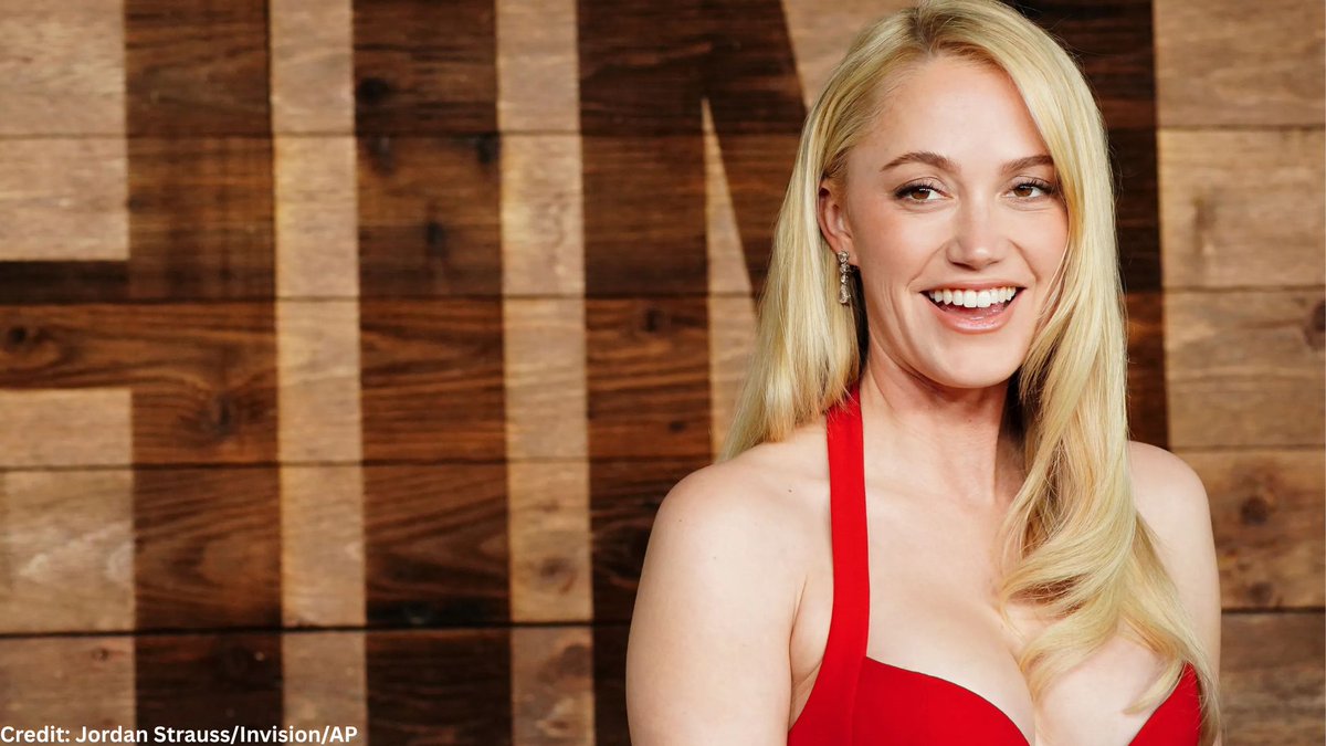 Screen-Space tweet media