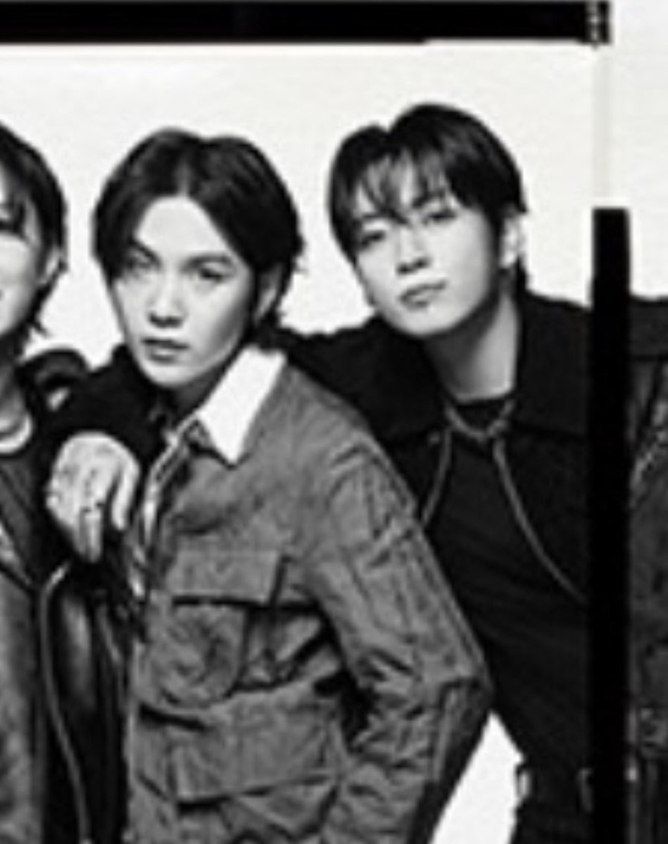 I am actually genuinely too insane for the way Jungkook has draped his arm on yoongi over here. Way too clinically insane for this. Why did they think I could survive this?? Jfc