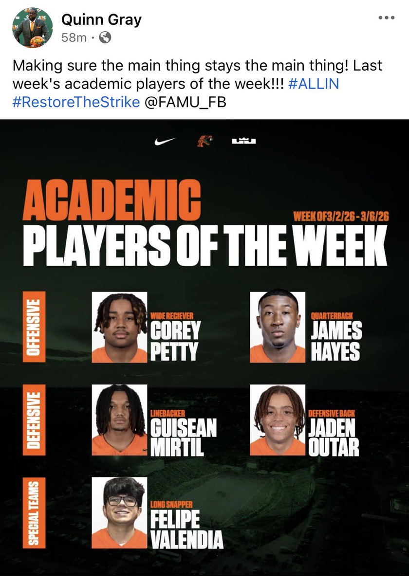 joutar3's tweet photo. 📚 and 🏈   🐍 🐍 https://t.co/hGZv7iHBzr