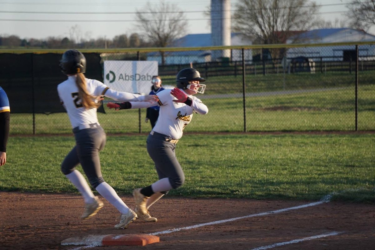 WoodfordCoFastpitch tweet media