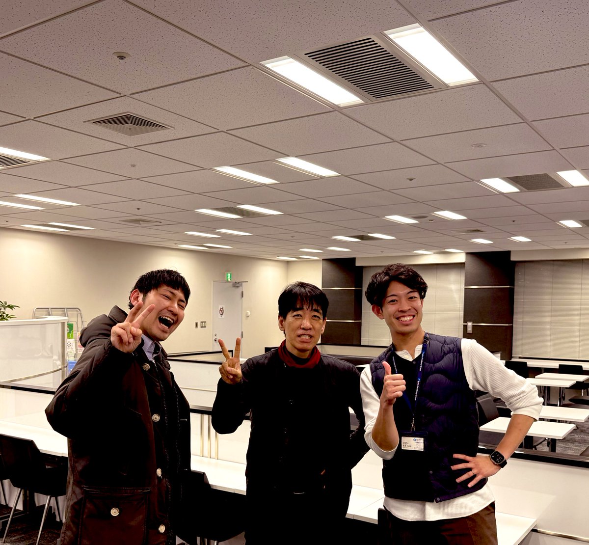 Kohei_abe_jp's tweet photo. この時期は来期の打ち合わせでリアル集合⭐︎
みんなと会えると元気が出るね！
まっちゃん師匠とすがちゃんとw https://t.co/EhvIxseaV6