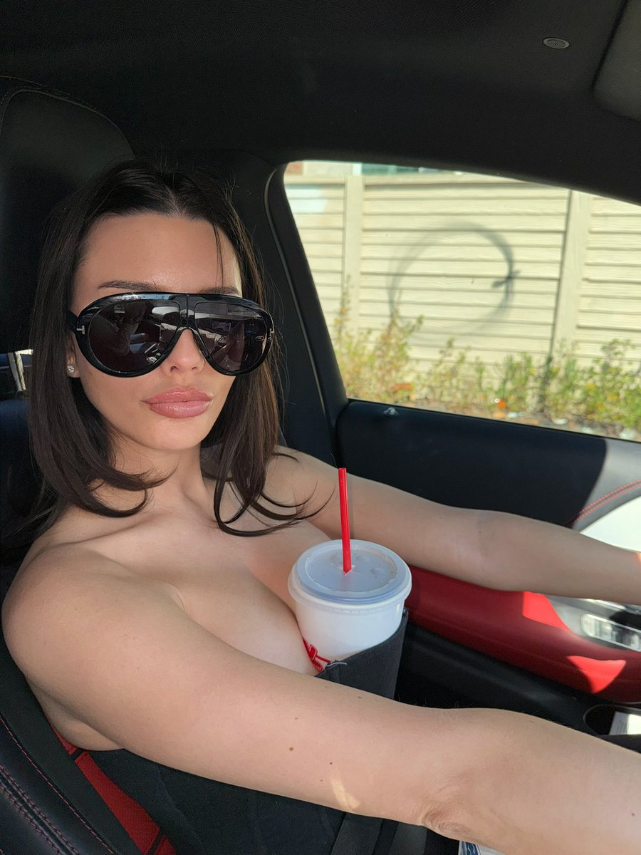 paigeuncaged tweet media