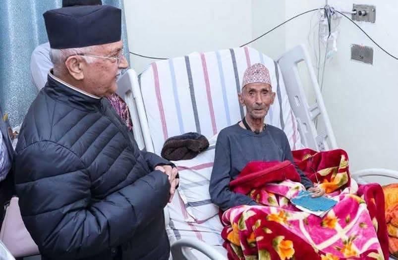 नेकपा (एमाले )का अध्यक्ष तथा पूर्व-प्रधानमन्त्री केपी शर्मा ओलीका बुवा मोहन प्रसाद ओलीको असामयिक निधनको खवरले अत्यान्त दुखित बनाएकोछ । पीडाका यस घडीमा बुवाप्रति भावपूर्ण श्रद्धाञ्जली तथा अध्यक्ष कमरेड सहित समस्त परिवारजनमा गहिरो समवेदना !