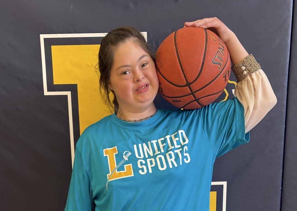 LedyardPE's tweet photo. LHS Unified Sports had a great game against the @StoningtonSport Unified Sports team. So nice to see some great basketball and great sportsmanship.
Thank you to our seniors who
played in the game Audrina D., Samantha T., Ash C., and Mackenzie B. We will miss you! https://t.co/8i9qAWzEdE