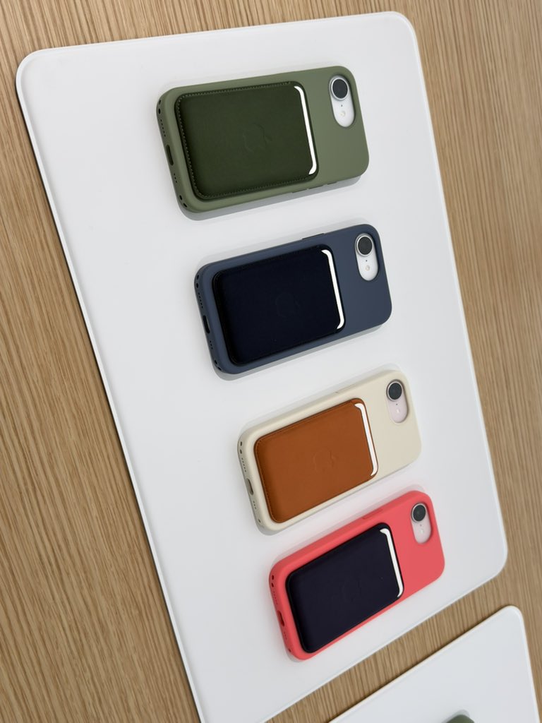 Daisuke_Video's tweet photo. Apple新製品体験イベントに招待してもらったので行って来ました！
ゲストや、製品に精通したスタッフの話を聞けて90分のセッションでしたがかなり楽しめました！
体験イベントの模様は明日17:00〜僕のチャンネルで公開予定なのでAppleの新製品が気になる人は是非見てね:eyes:

https://t.co/mfBRm5wiA1 https://t.co/pXdPbpEBQZ