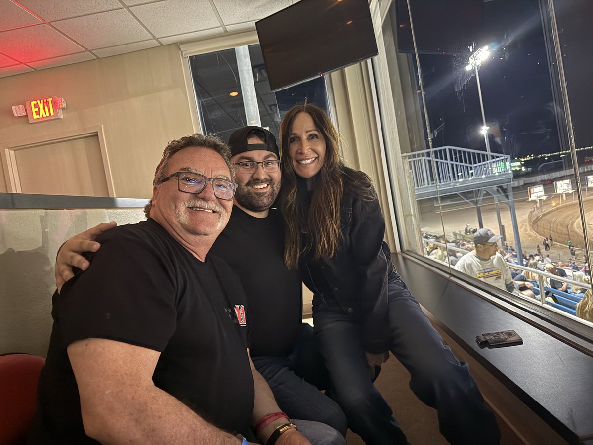 jennifer tweet media