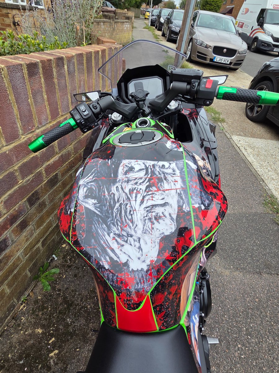 Danielleb9059's tweet photo. Got my bike wrapped finally, horror themed 🔪 https://t.co/rw7mrVqTsx