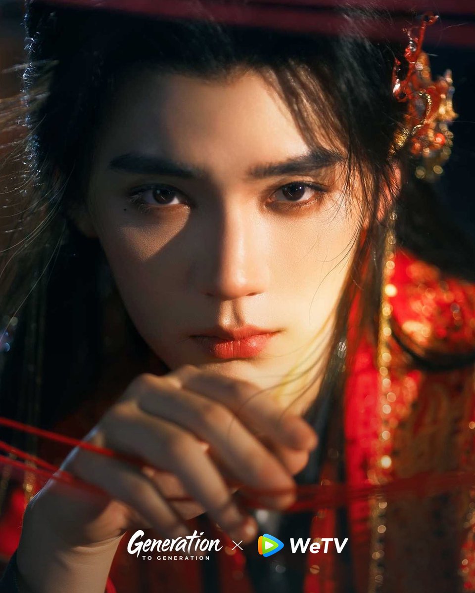 WeTVOfficial's tweet photo. When the clear breeze intoxicates and the bright moon returns, we shall meet again in the martial world. 🌙🗡️

⚔️#GenerationToGeneration is streaming now on WeTV exclusively.

✨Starring #ZhouYiran #BaoShangen 

🔗👉🏻https://t.co/tSrkSrEAqI 

#江湖夜雨十年灯 #周翊然 #包上恩
#WeTV #WeTVAlwaysMore
