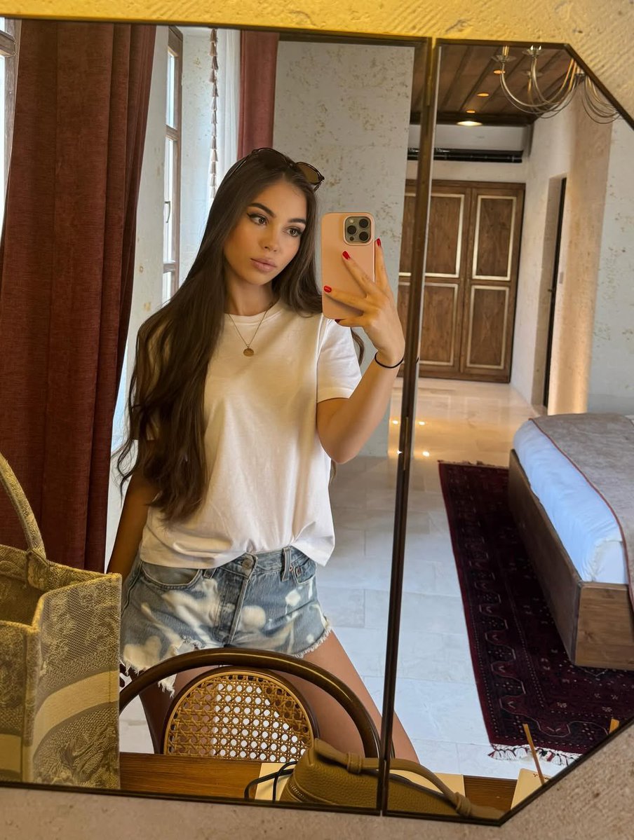 🧚🏻‍♀️ Anita tweet media