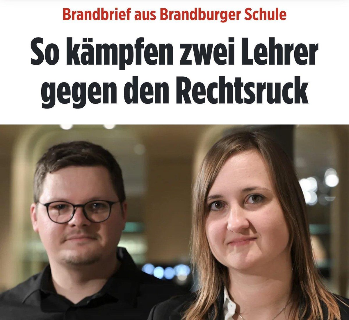 Zwei Opferrollen mit Lehramtsstudium und ungerechter Testosteron-Verteilung.

Noch nie in der Geschichte des Journalismus hat ein Foto so perfekt jedes Klischee bedient, das der Überschrift innewohnen könnte.