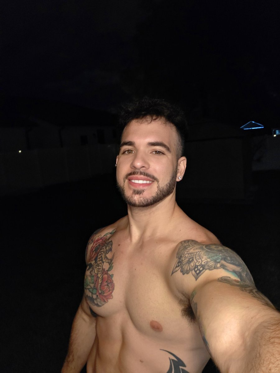 adrianrivera_98's tweet photo. 😁 https://t.co/SaGYiX4mY8
