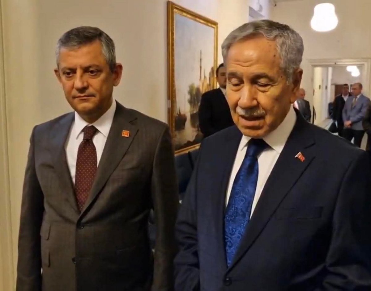 AkarErtugrul's tweet photo. Fitne zehirli bir virüstür ! 
Genelde kapı arkasında yuvalanır! 
Yayılmadan başını ezmek gerek ! https://t.co/laAhw0nnCo