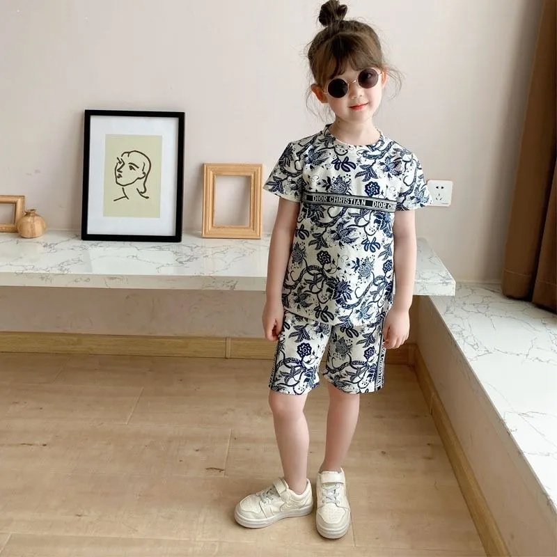Carolyn680011's tweet image. 😍Reps Designer Kids Fashion Floral Print Two Piece Set

💰💕Price: US$37.26👉is.gd/W5bcgq😘Style: Fashion
#twopieceset #dior #fashion #repsclothing #onlineshopping