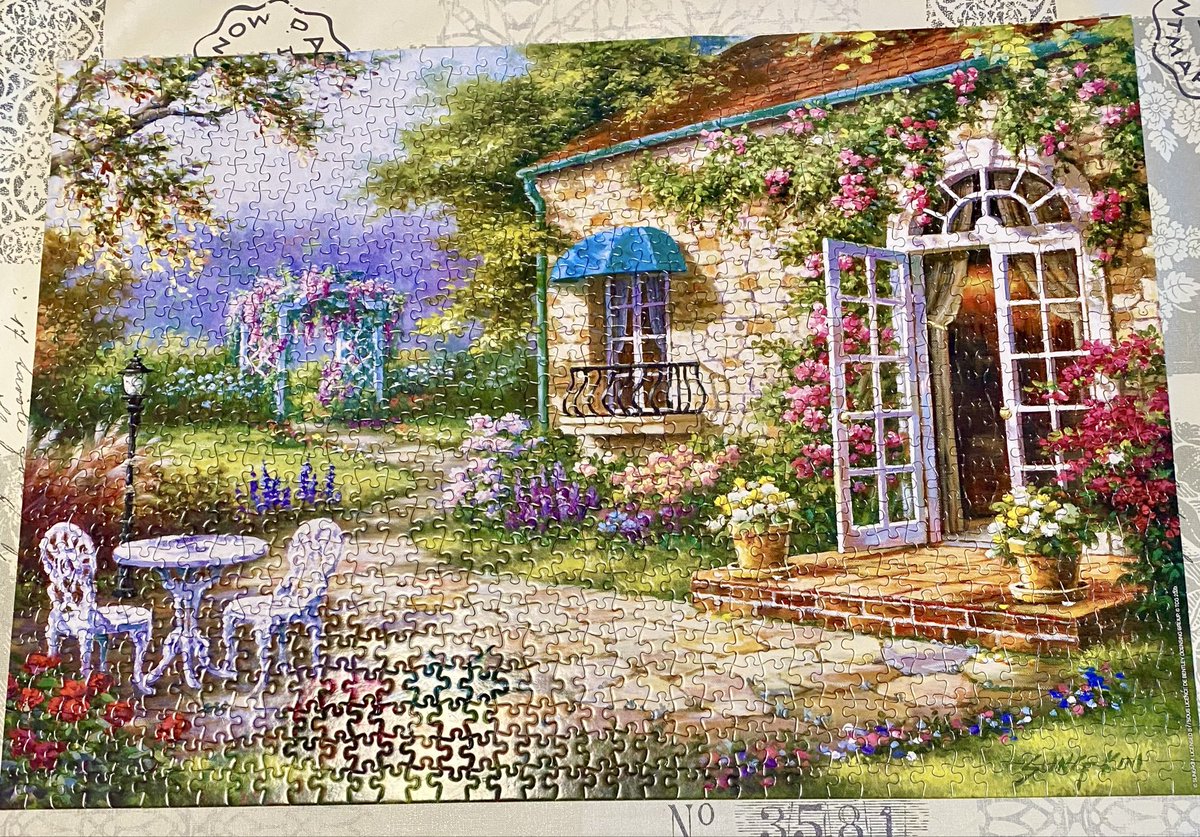Lilymlilka's tweet image. Keeping my mind busy one puzzle piece at a time 🧩  
Sometimes the best therapy is simply focusing, slowing down, and letting the picture come together. 🙌

#hobby #puzzles #Lily