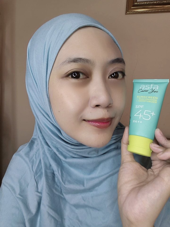 achiioo89's tweet photo. Happy banget nemu hybrid sunscreen 25 ribuan tapi ringan banget di wajah 🤩 Kenalin nih Asfa Cover You Sunscreen SPF 45+ PA++ 👍🏻 https://t.co/LTtBWcqJUJ